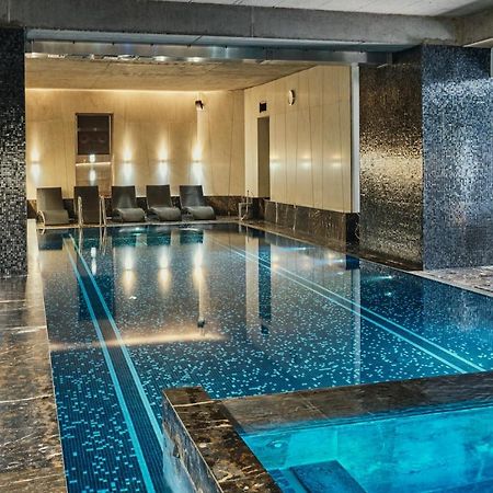 Hotel Monopol วรอตซวาฟ ภายนอก รูปภาพ The pool at The Dorchester
