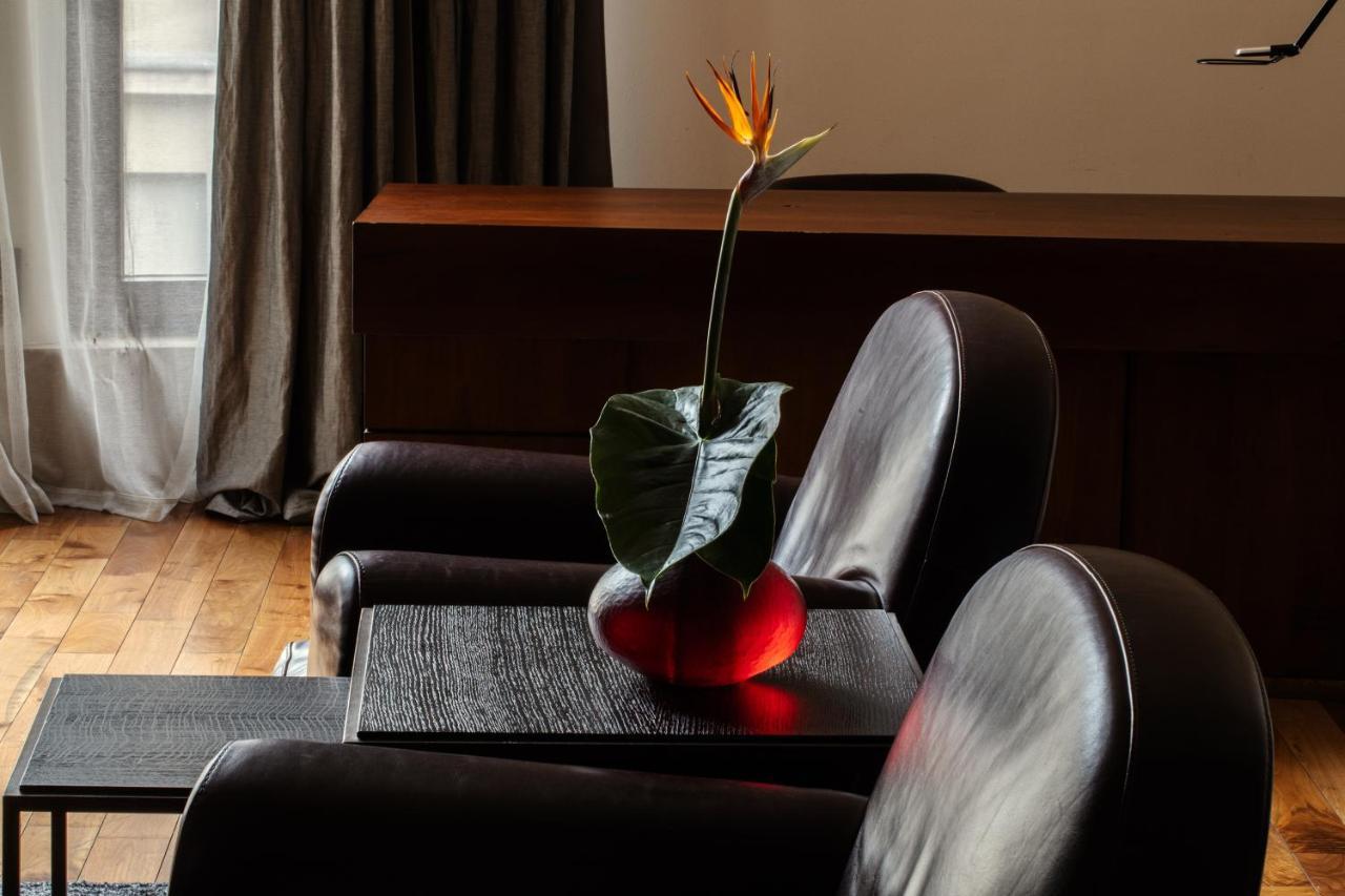 Hotel Monopol วรอตซวาฟ ภายนอก รูปภาพ Bird of Paradise flower