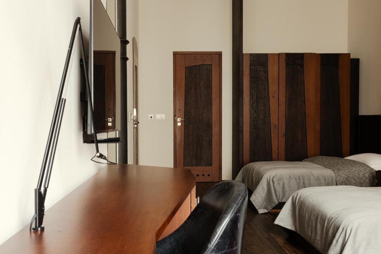 Hotel Monopol วรอตซวาฟ ภายนอก รูปภาพ A room at the hotel