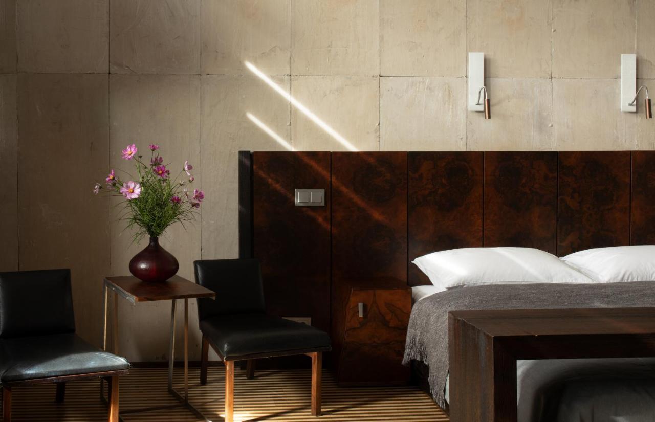 Hotel Monopol วรอตซวาฟ ภายนอก รูปภาพ A bedroom at the Hotel de la Ville