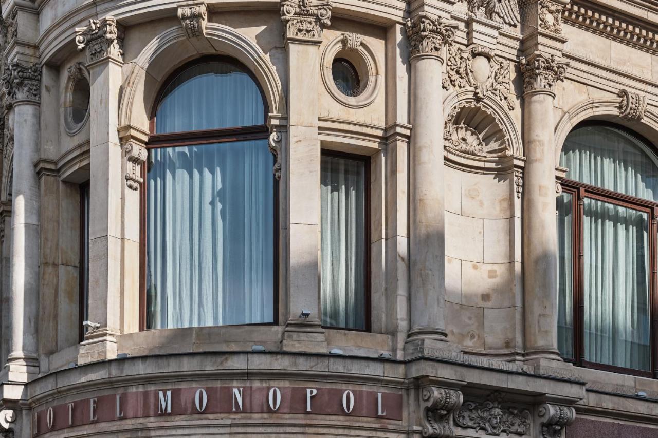 Hotel Monopol วรอตซวาฟ ภายนอก รูปภาพ The hotel's name on the front of the building