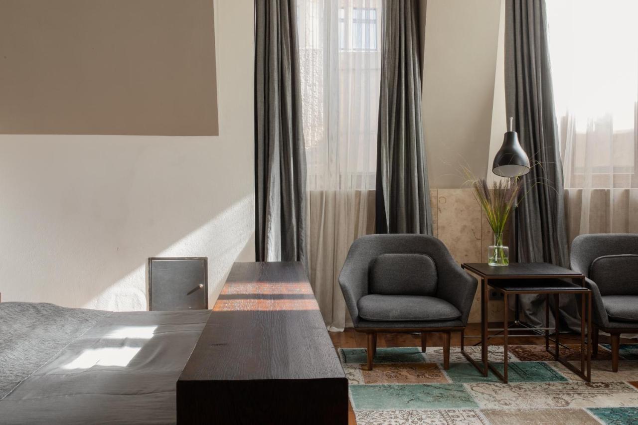 Hotel Monopol วรอตซวาฟ ภายนอก รูปภาพ The interior of a suite at the Hotel