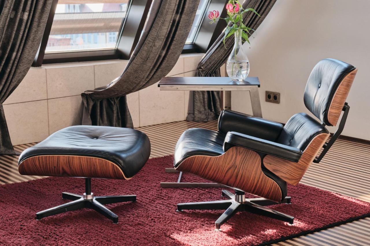 Hotel Monopol วรอตซวาฟ ภายนอก รูปภาพ Eames Lounge Chair